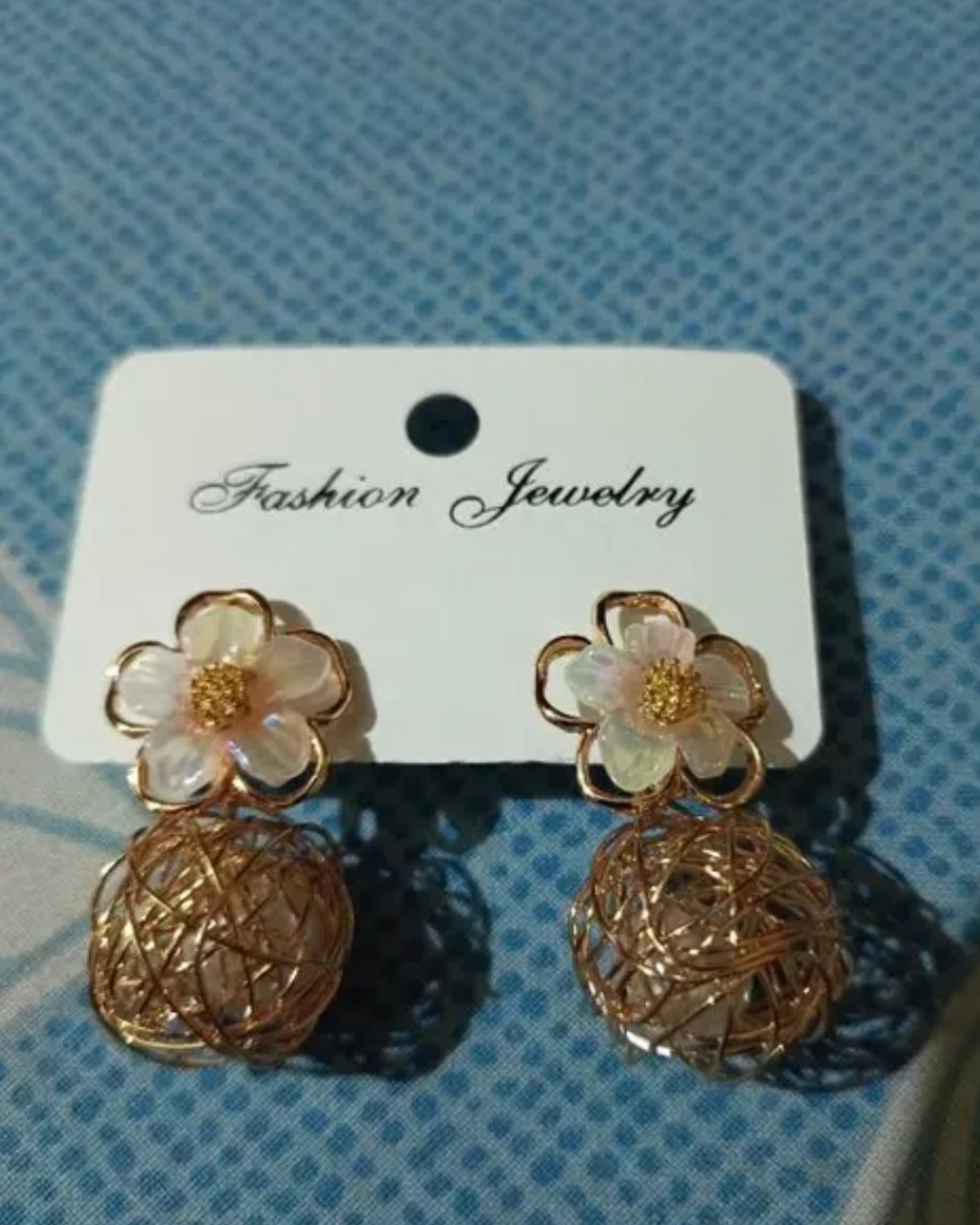 Golden Flower Korean Design Earrings β Elegant & Lightweight