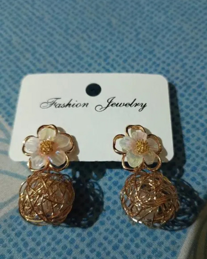 Golden Flower Korean Design Earrings – Elegant & Lightweight