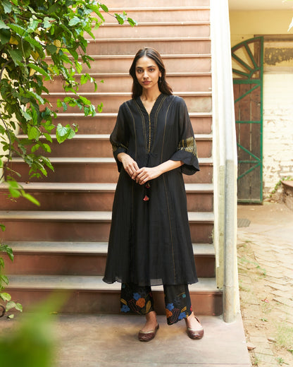 "Monochrome Muse Cotton Classic"